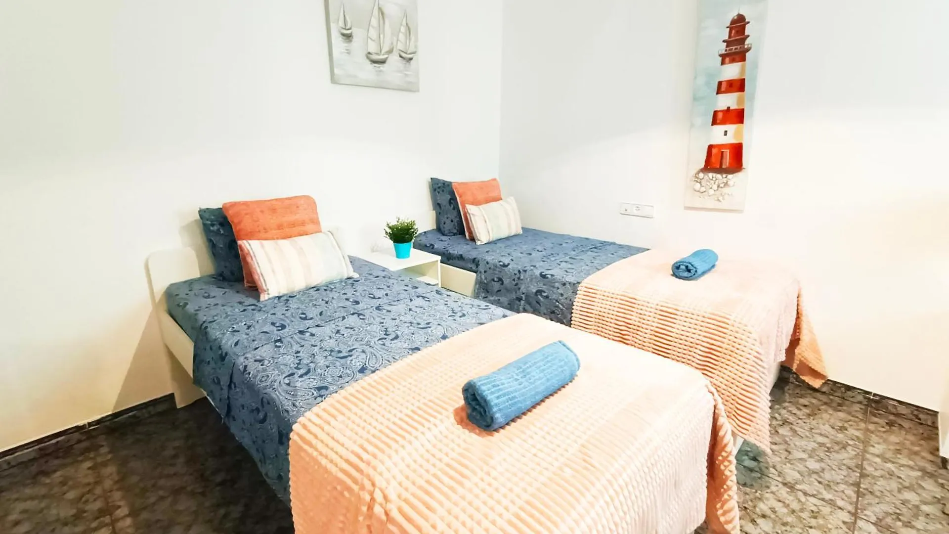 Hostel Private Rooms At Plaza Urquinaona Barcelona