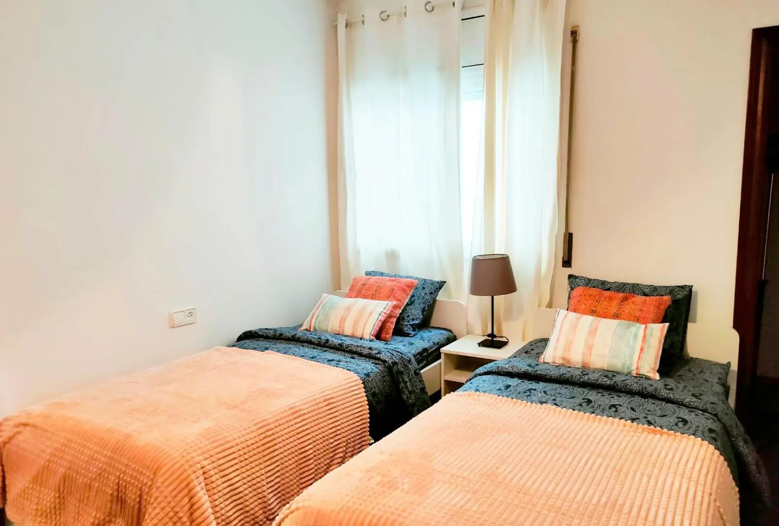 Hostel Private Rooms At Plaza Urquinaona Barcelona