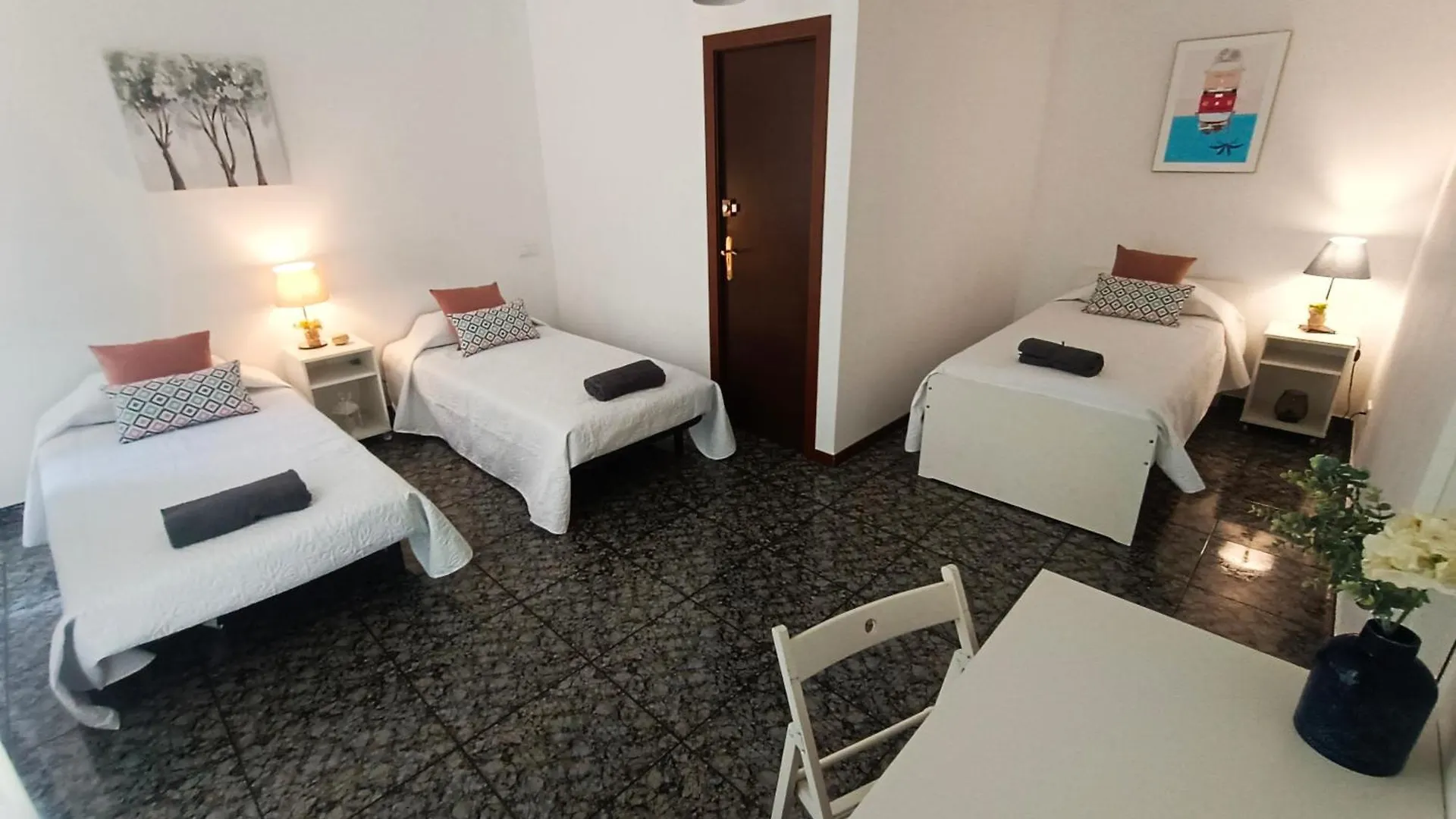 Private Rooms At Plaza Urquinaona Barcelona