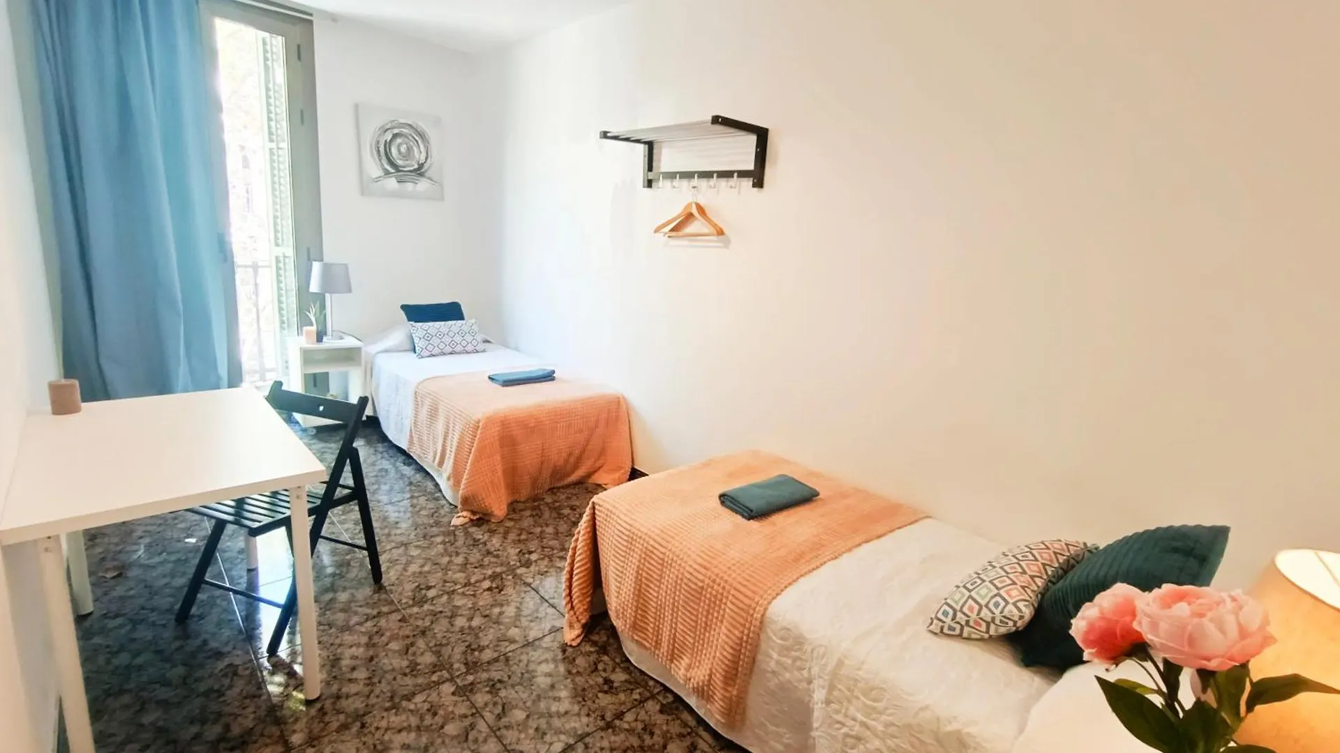 Hostel Private Rooms At Plaza Urquinaona Barcelona