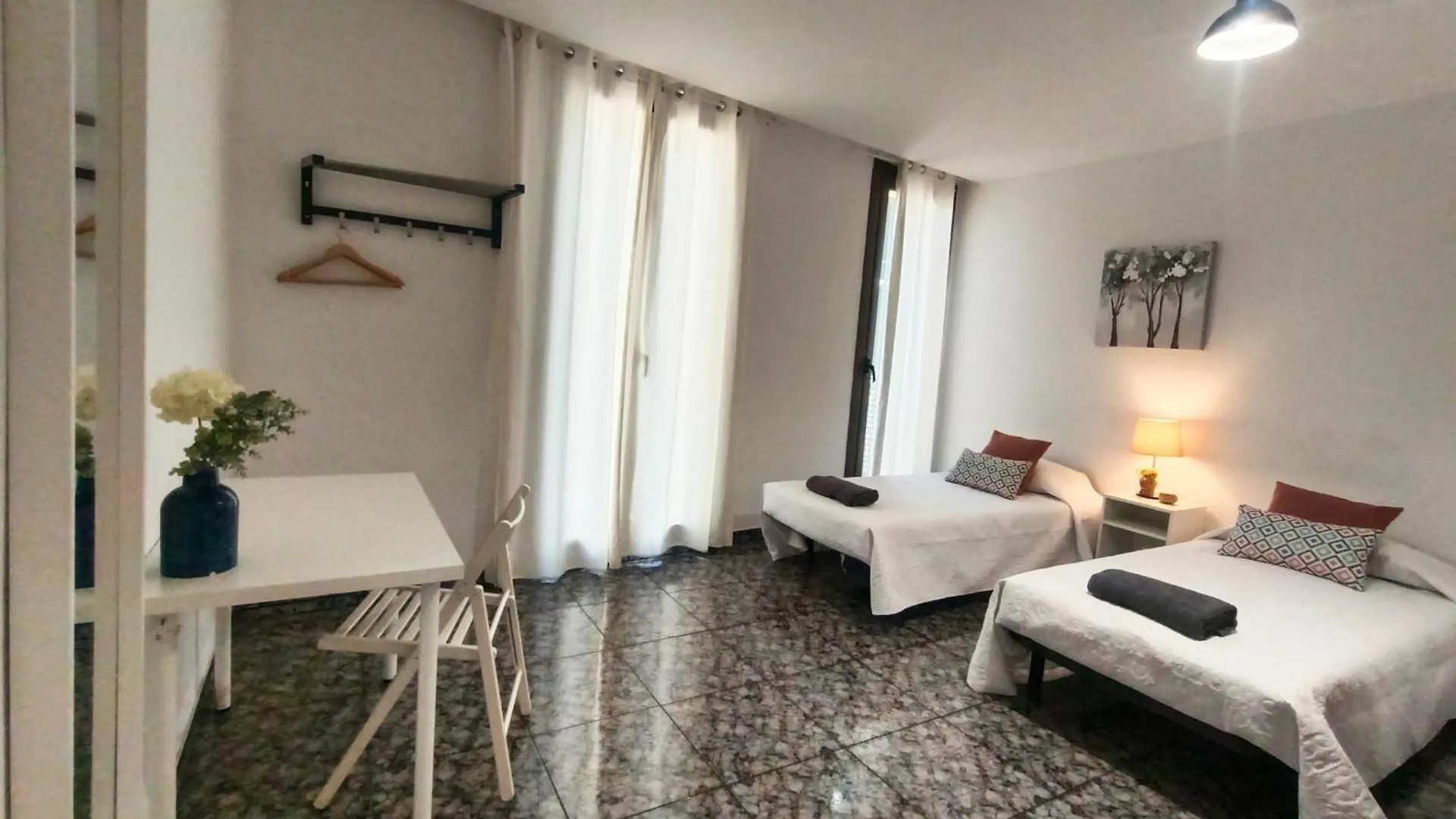 Private Rooms At Plaza Urquinaona Barcelona